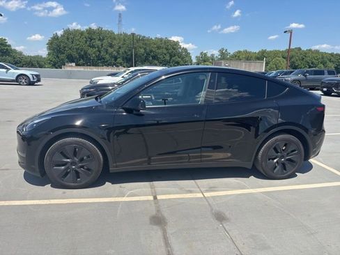 Used 2025 Tesla Model Y Long Range AWD/4WD image 2
