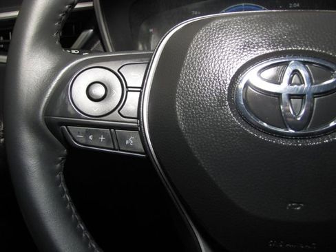 Used 2025 Toyota Corolla Cross XLE w/ Convenience Package AWD/4WD image 5