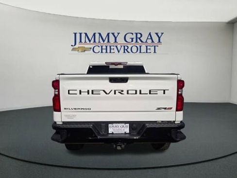 Used 2023 Chevrolet Silverado 1500 ZR2 w/ Technology Package image 4
