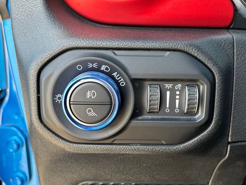 Used 2021 Jeep Gladiator Rubicon AWD/4WD image 23