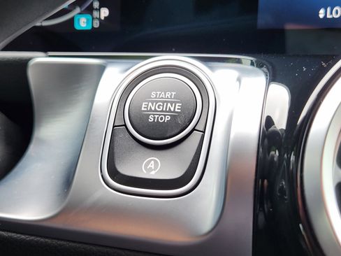 Used 2025 Mercedes-Benz GLB 250 image 14