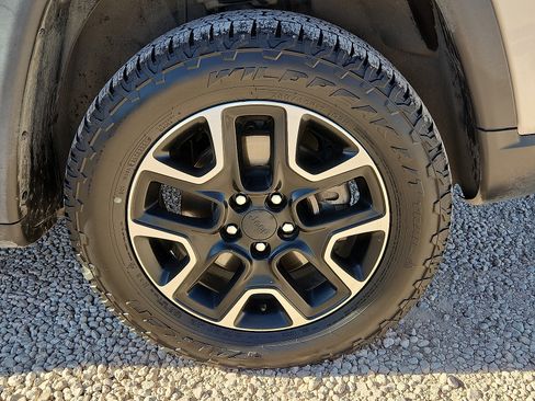 Used 2020 Jeep Compass Trailhawk w/ Trailer Tow Group image 7