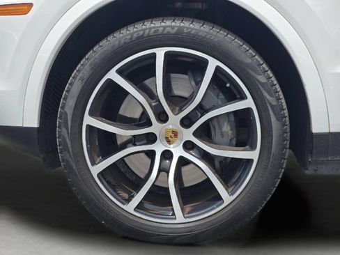 Used 2021 Porsche Cayenne S AWD/4WD image 11