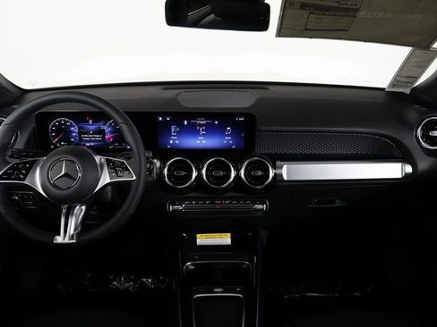 New 2026 Mercedes-Benz GLB 250 image 4