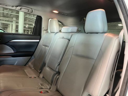 Used 2016 Toyota Highlander XLE FWD image 35