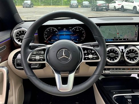 Used 2023 Mercedes-Benz CLA 250 4MATIC image 5