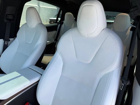 Used 2024 Tesla Model X AWD/4WD image 9