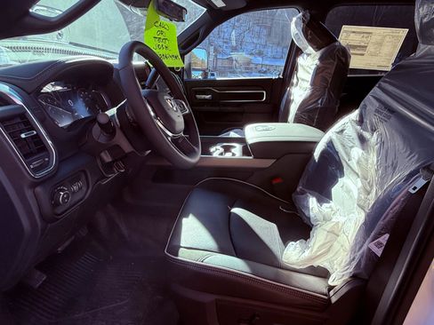 New 2026 RAM 4500 4x4 Crew Cab DRW w/ Laramie Trim Package image 4