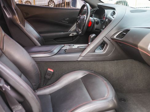 Used 2019 Chevrolet Corvette Stingray Coupe image 23