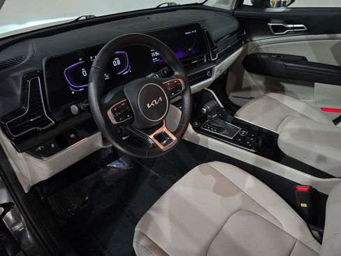 Used 2024 Kia Sportage EX image 18