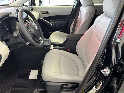 Used 2026 Toyota Corolla Cross LE w/ Moonroof Package FWD image 16
