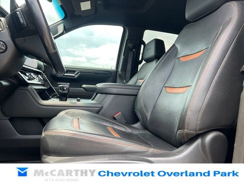 Used 2023 GMC Sierra 1500 AT4 w/ AT4 Premium Package AWD/4WD image 9