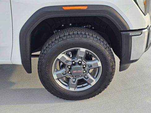 New 2026 GMC Sierra 2500 SLT w/ SLT Convenience Package image 9