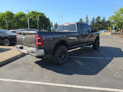 Used 2024 RAM 2500 Tradesman w/ Chrome Appearance Group AWD/4WD image 16