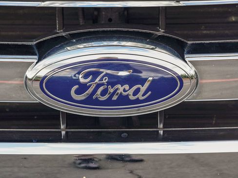 Used 2017 Ford F150 XLT image 13