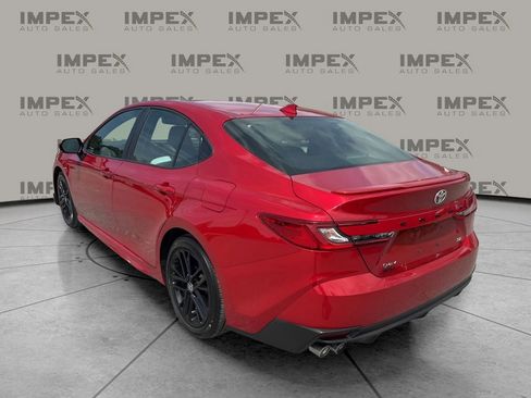 Used 2025 Toyota Camry SE FWD image 3