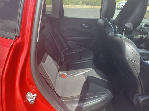 Used 2019 Jeep Compass Latitude FWD image 22