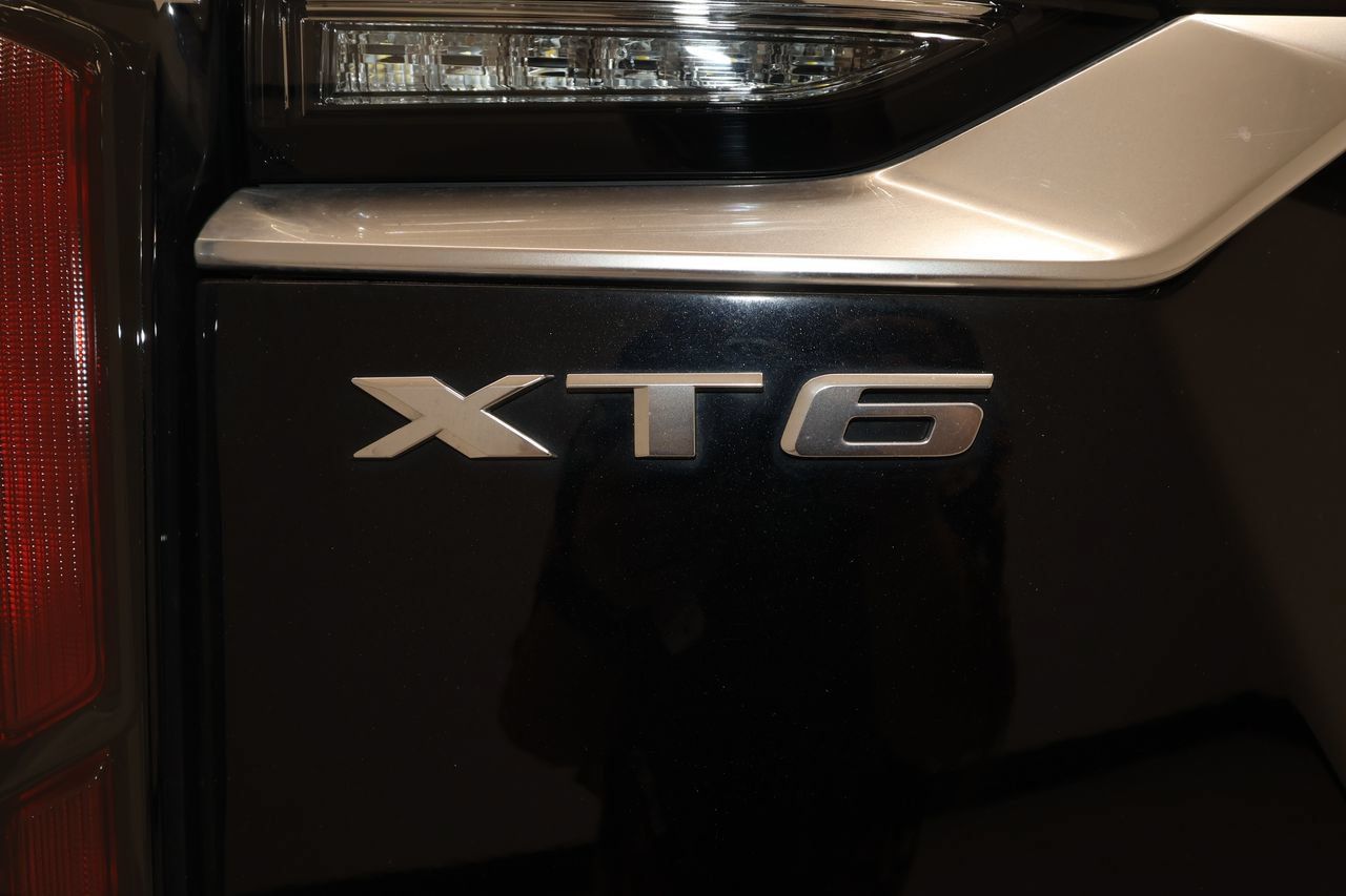 Used 2024 Cadillac XT6 Sport w/ Platinum Package AWD/4WD image 37