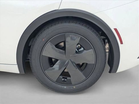 New 2026 Toyota Prius SE image 9