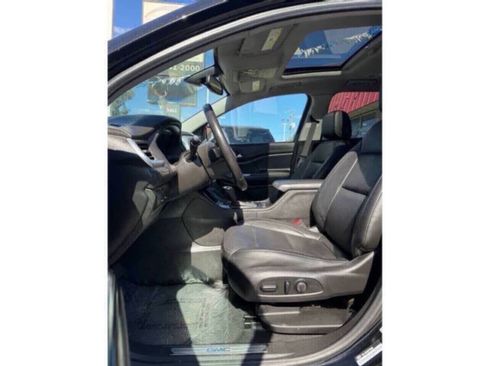 Used 2019 GMC Acadia SLT w/ LPO, Black Accent Package image 10