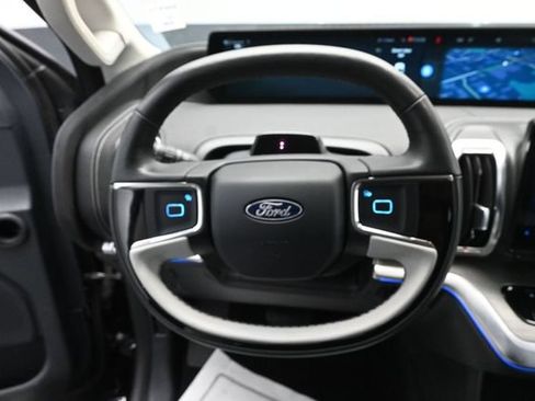 Certified 2025 Ford Expedition Max Platinum w/ Driver's Package AWD/4WD image 15