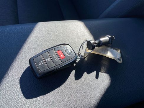 Used 2025 Toyota Camry LE image 22