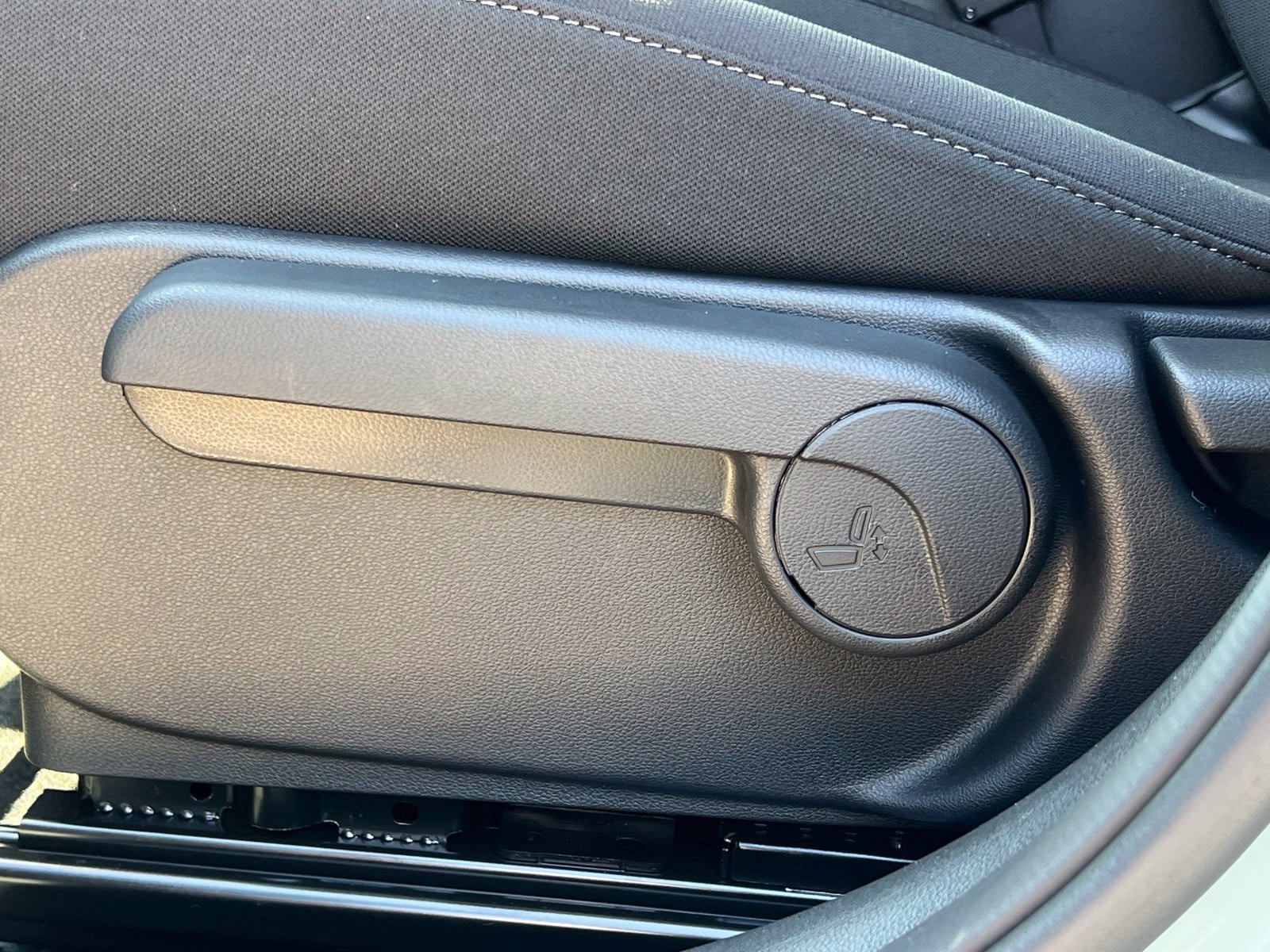 New 2027 Hyundai Kona SE FWD image 22