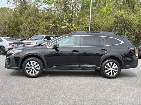 Certified 2025 Subaru Outback Premium AWD/4WD image 6
