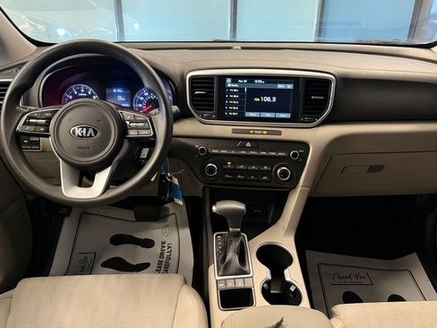 Used 2021 Kia Sportage LX AWD/4WD image 9