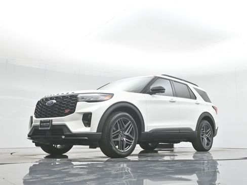 New 2025 Ford Explorer ST w/ Sun And Sound Package image 44