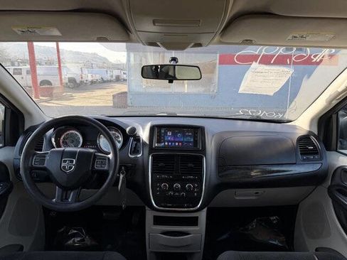 Used 2017 Dodge Grand Caravan SE image 18