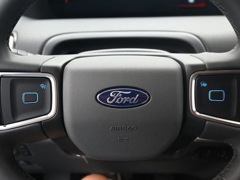 New 2025 Ford Expedition Active image 9