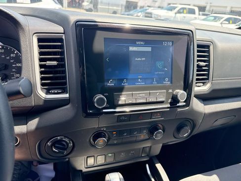 Used 2024 Nissan Frontier SV AWD/4WD image 34