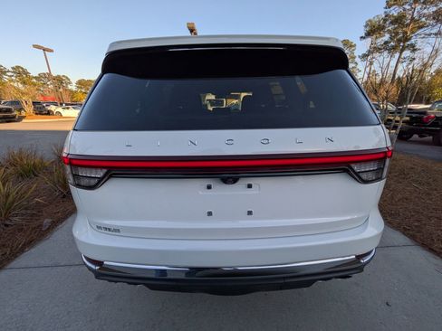 Certified 2025 Lincoln Aviator Reserve image 14