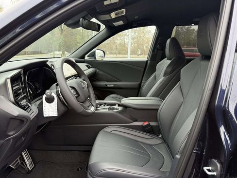 Used 2026 Lexus TX 500h AWD image 14