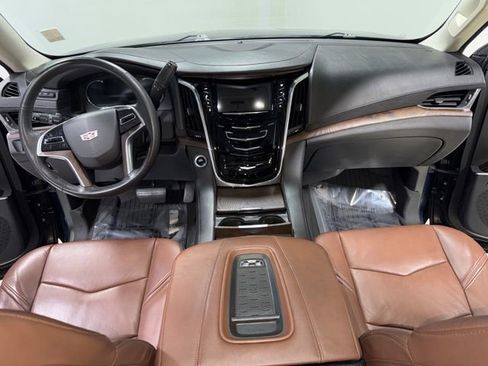 Used 2017 Cadillac Escalade Premium Luxury image 20