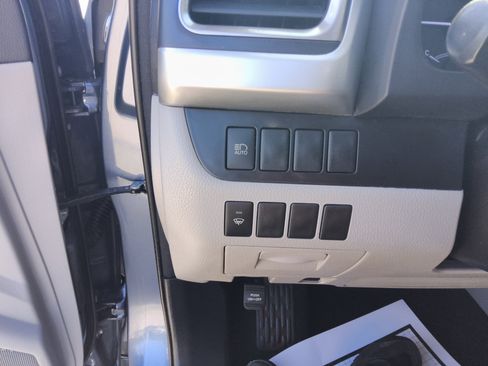 Used 2018 Toyota Highlander LE FWD image 31