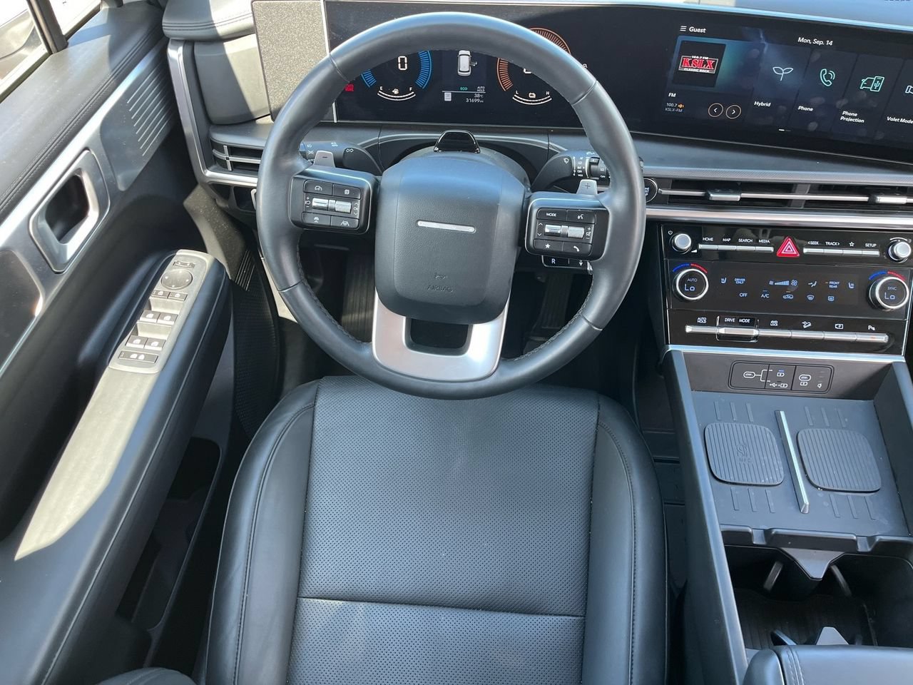 Used 2025 Hyundai Santa Fe SEL AWD/4WD image 13