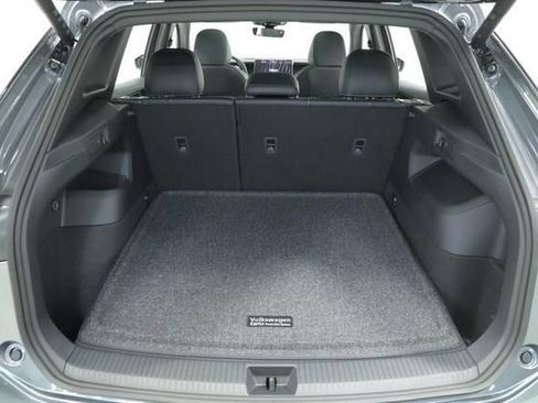 New 2026 Volkswagen Tiguan SE R-Line FWD image 38