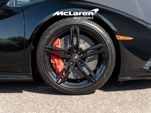 Used 2021 Lamborghini Huracan EVO RWD image 32