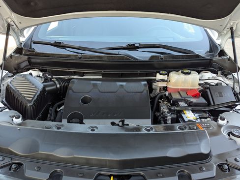 Used 2024 Buick Enclave Avenir w/ Avenir Technology Package image 32