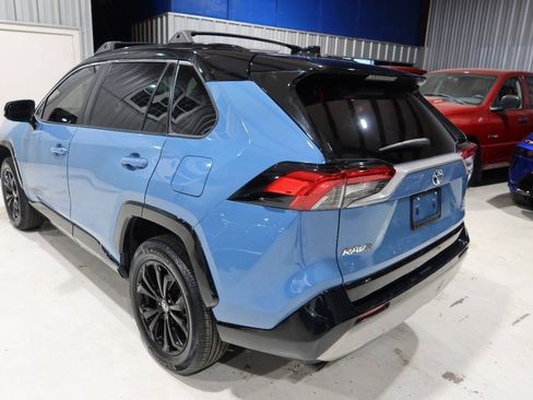 Used 2022 Toyota RAV4 XSE AWD/4WD image 3