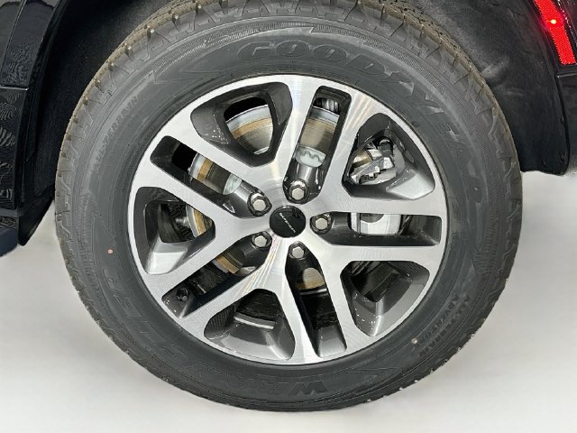 New 2026 Land Rover Defender 110 X-Dynamic SE AWD/4WD image 26
