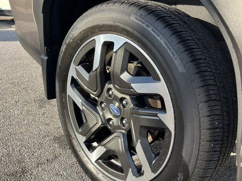 Certified 2025 Subaru Forester Limited image 9