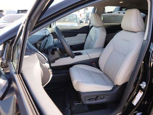 Used 2025 Nissan Murano SV image 9