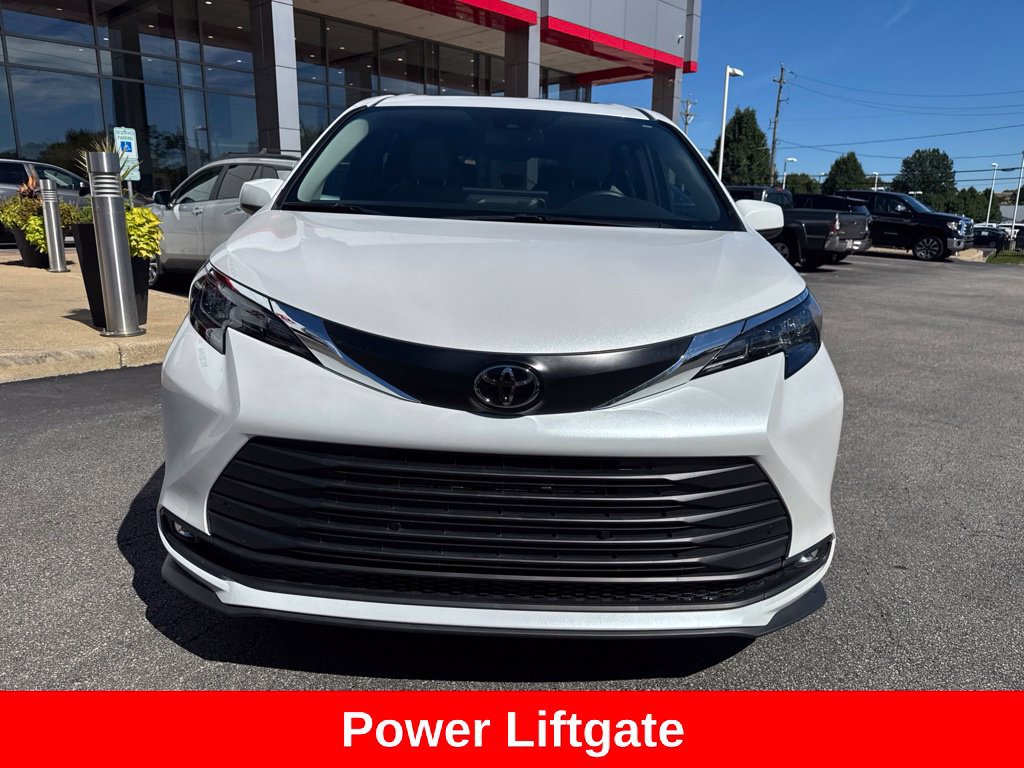 Certified 2026 Toyota Sienna XLE FWD image 11