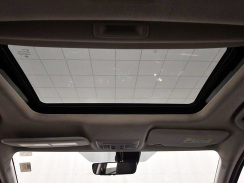 Certified 2020 Honda HR-V Touring image 16