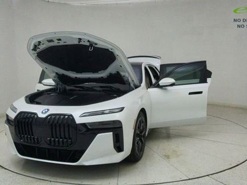 Used 2023 BMW i7 xDrive60 w/ Executive Package 2 AWD/4WD image 73