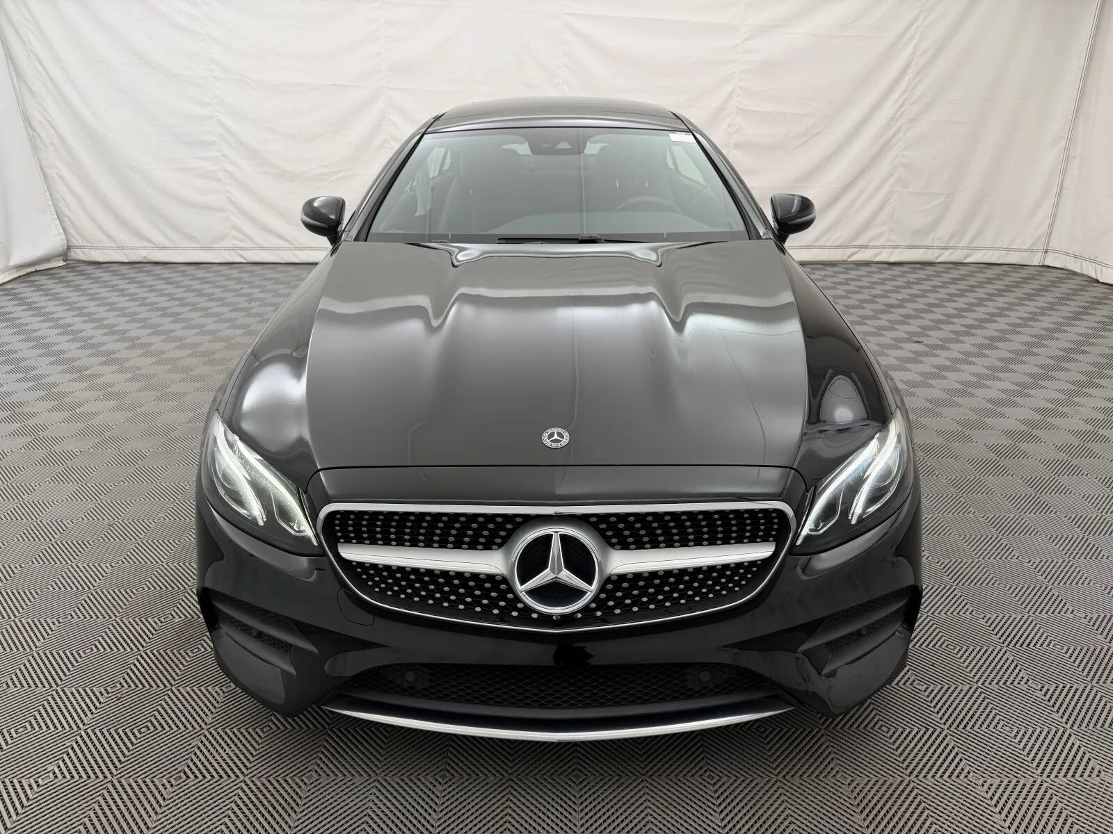 Used 2018 Mercedes-Benz E 400 4MATIC Coupe image 3