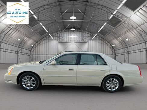 Used 2011 Cadillac DTS Premium image 2